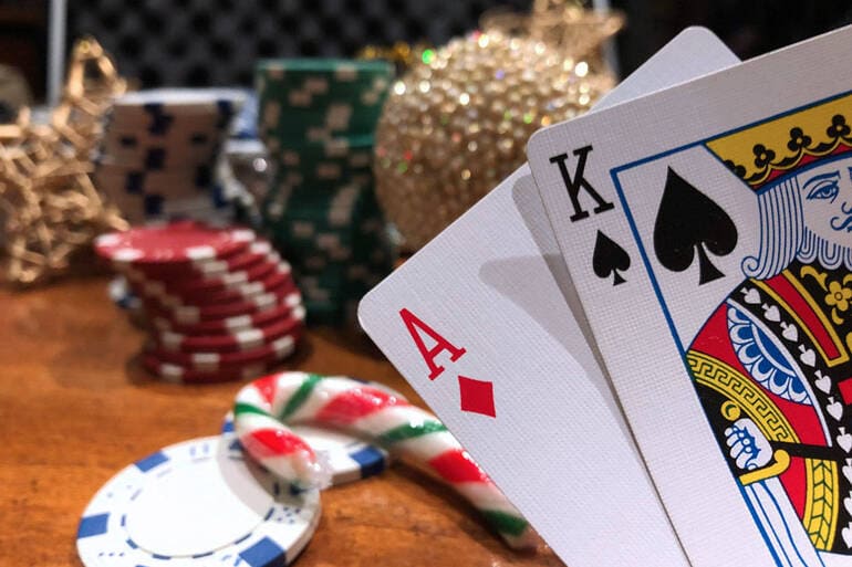 Cách thực hiện thành công một cú bluff chiến thắng trong poker tại 8xbet